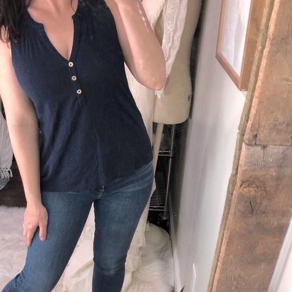 Lilly Pulitzer navy blue sleeveless top size xsmall - Picture 2 of 7